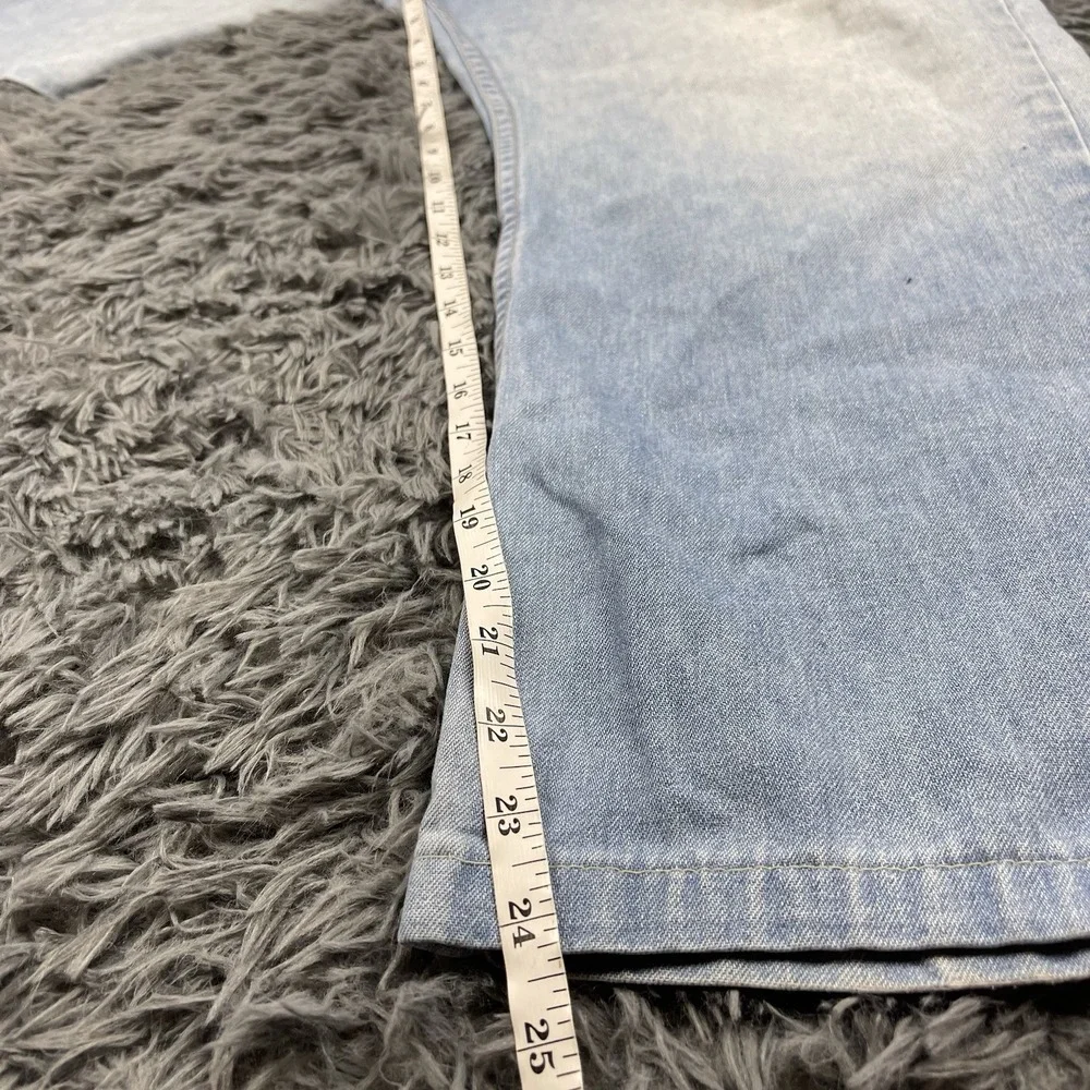 Levis step into